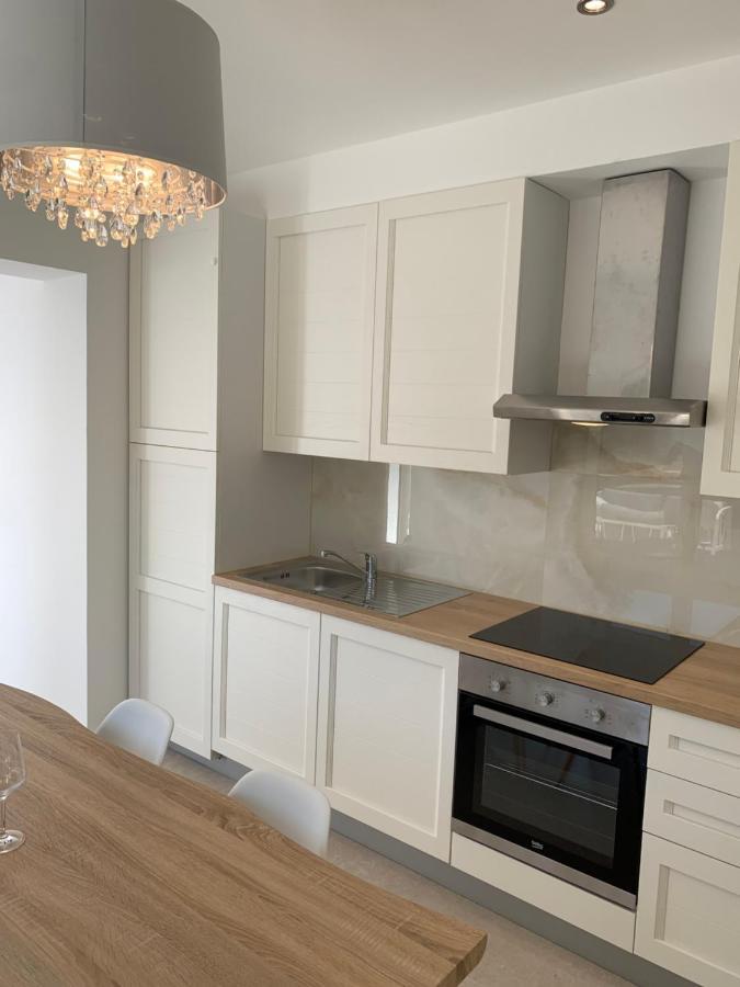 Citrine Apartment กอร์จูลา ภายนอก รูปภาพ