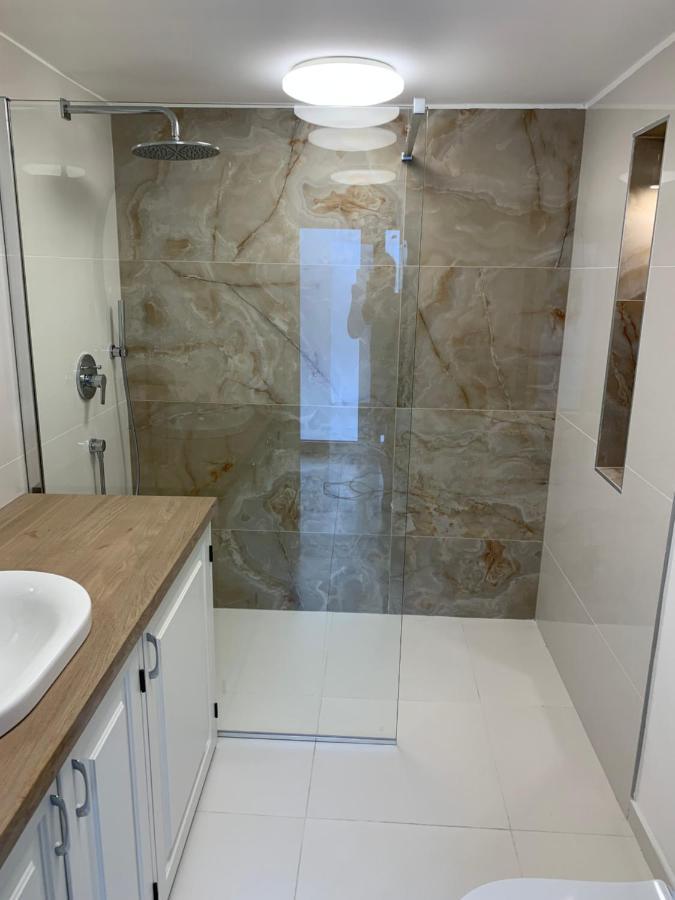 Citrine Apartment กอร์จูลา ภายนอก รูปภาพ