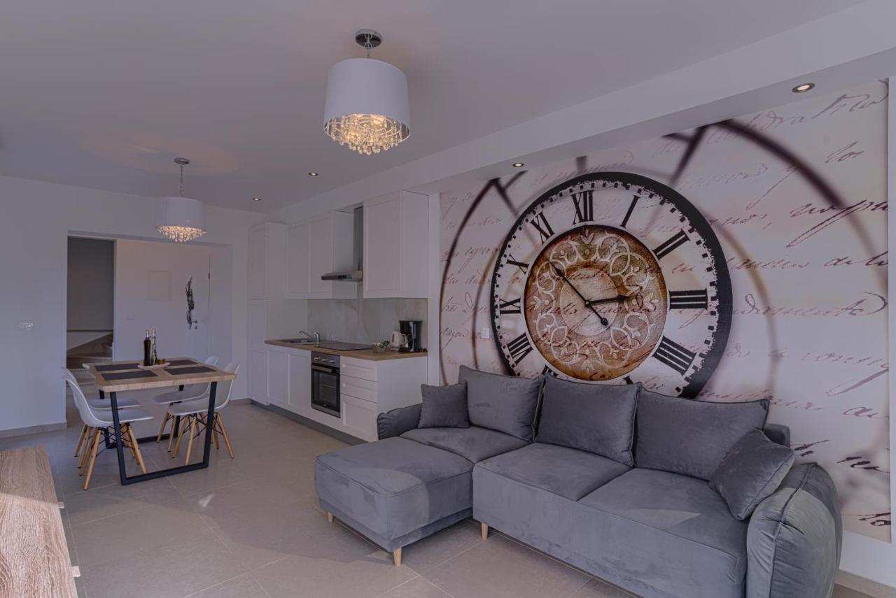 Citrine Apartment กอร์จูลา ภายนอก รูปภาพ